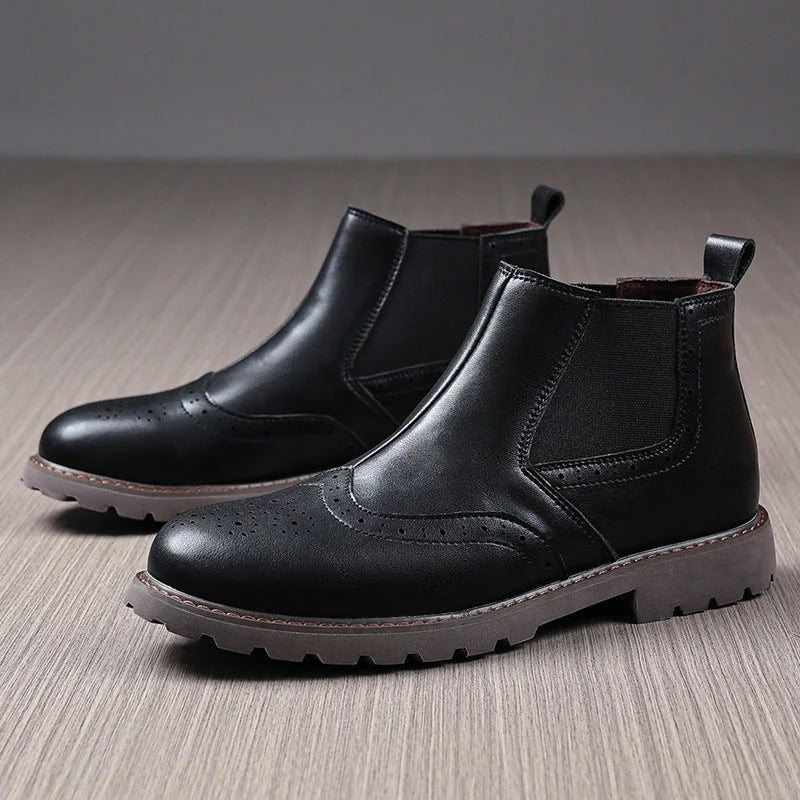 Heren Chelsea boots – Bruin PU leer – Brogue enkellaars met profielzool