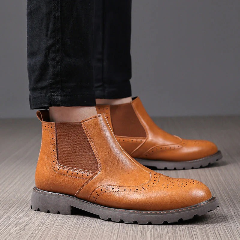 Heren Chelsea boots – Bruin PU leer – Brogue enkellaars met profielzool
