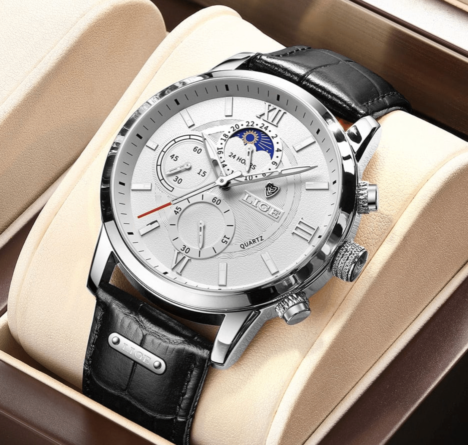 Luxe Horloge met Handgemaakt Design en Leren Band | Modestio