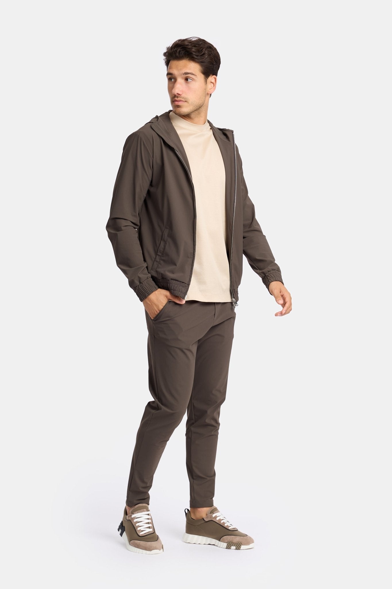 Midnight Mocha Bruin Techsuit met Capuchon | Modestio