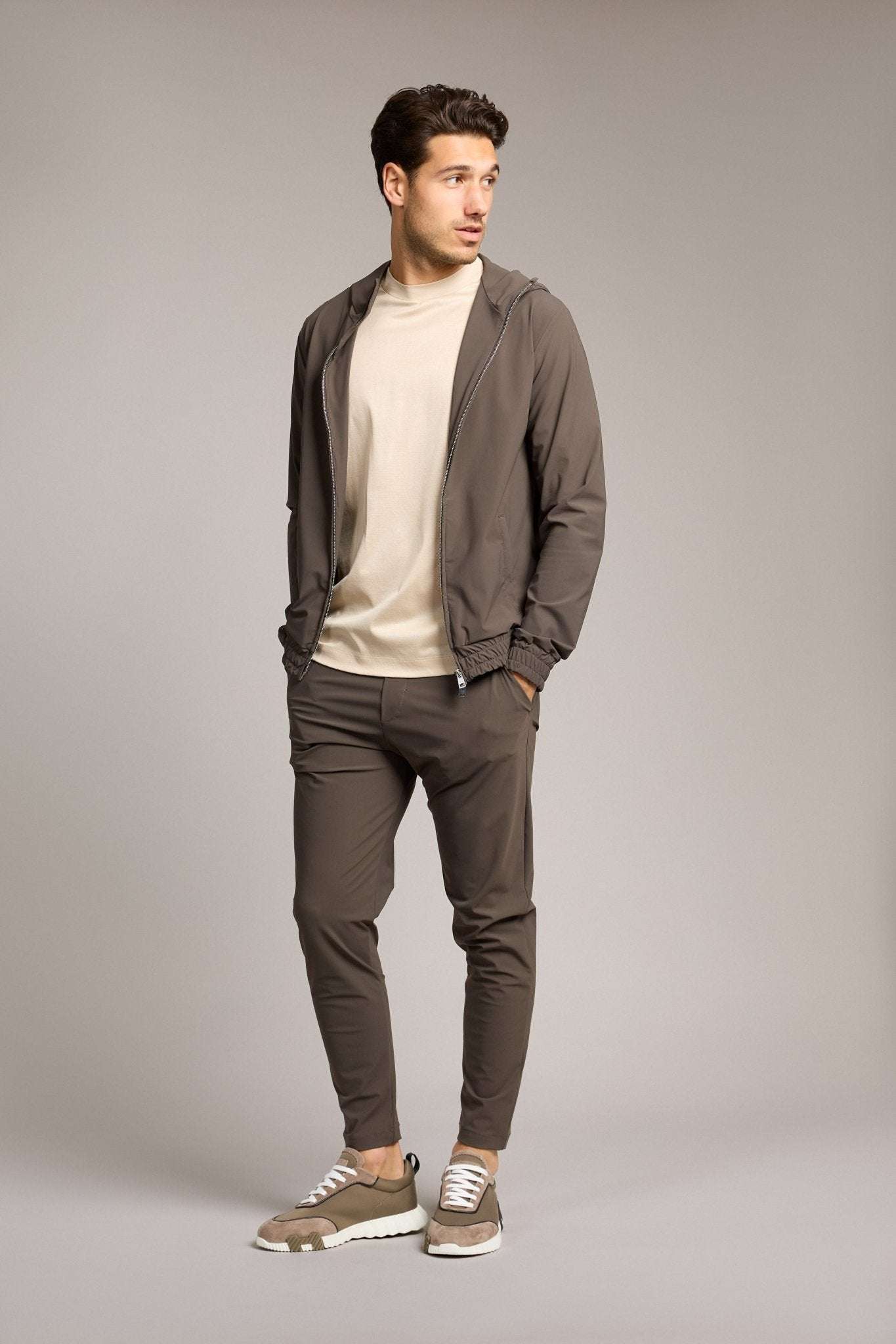 Midnight Mocha Bruin Techsuit met Capuchon | Modestio